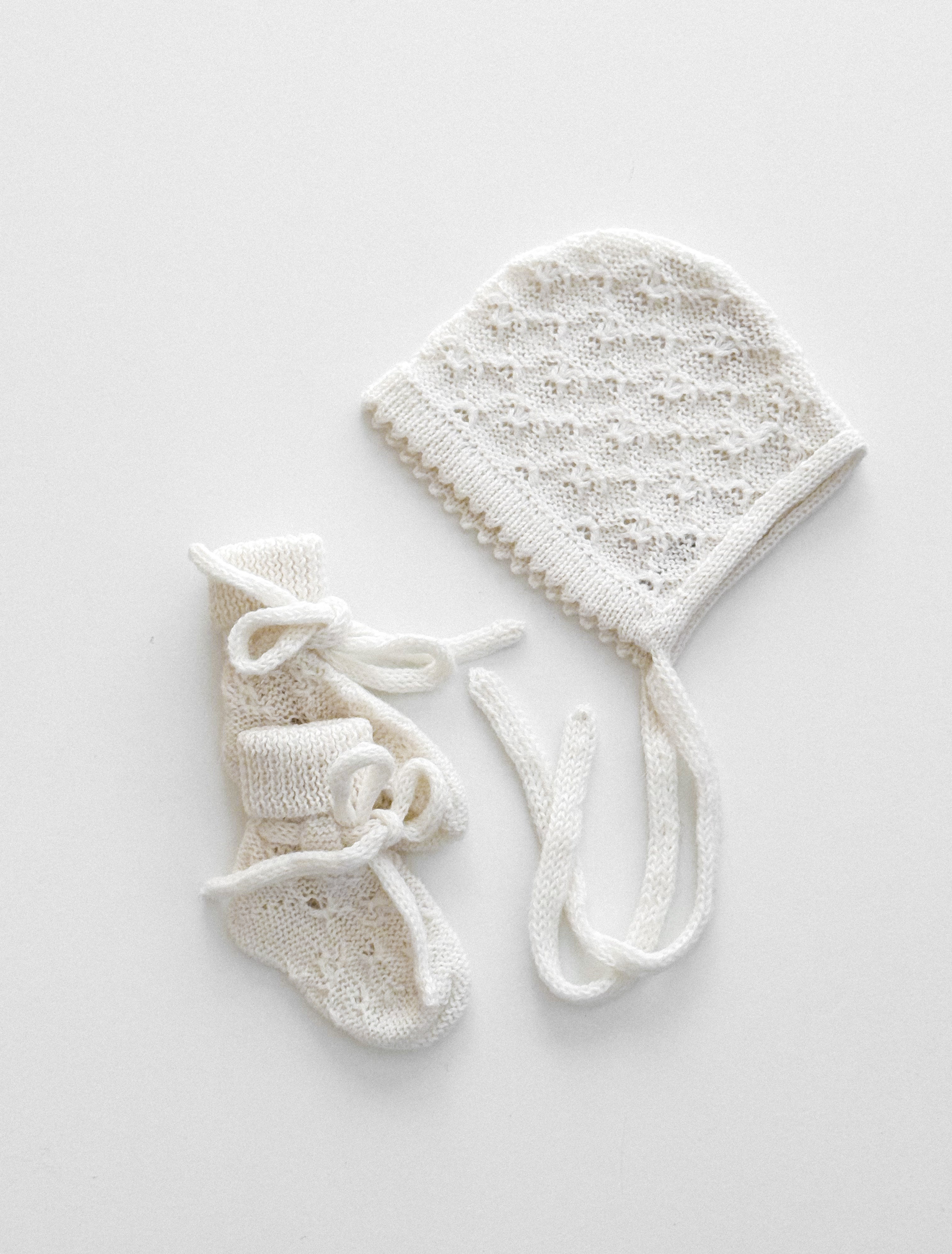Fern Bonnet - Snow